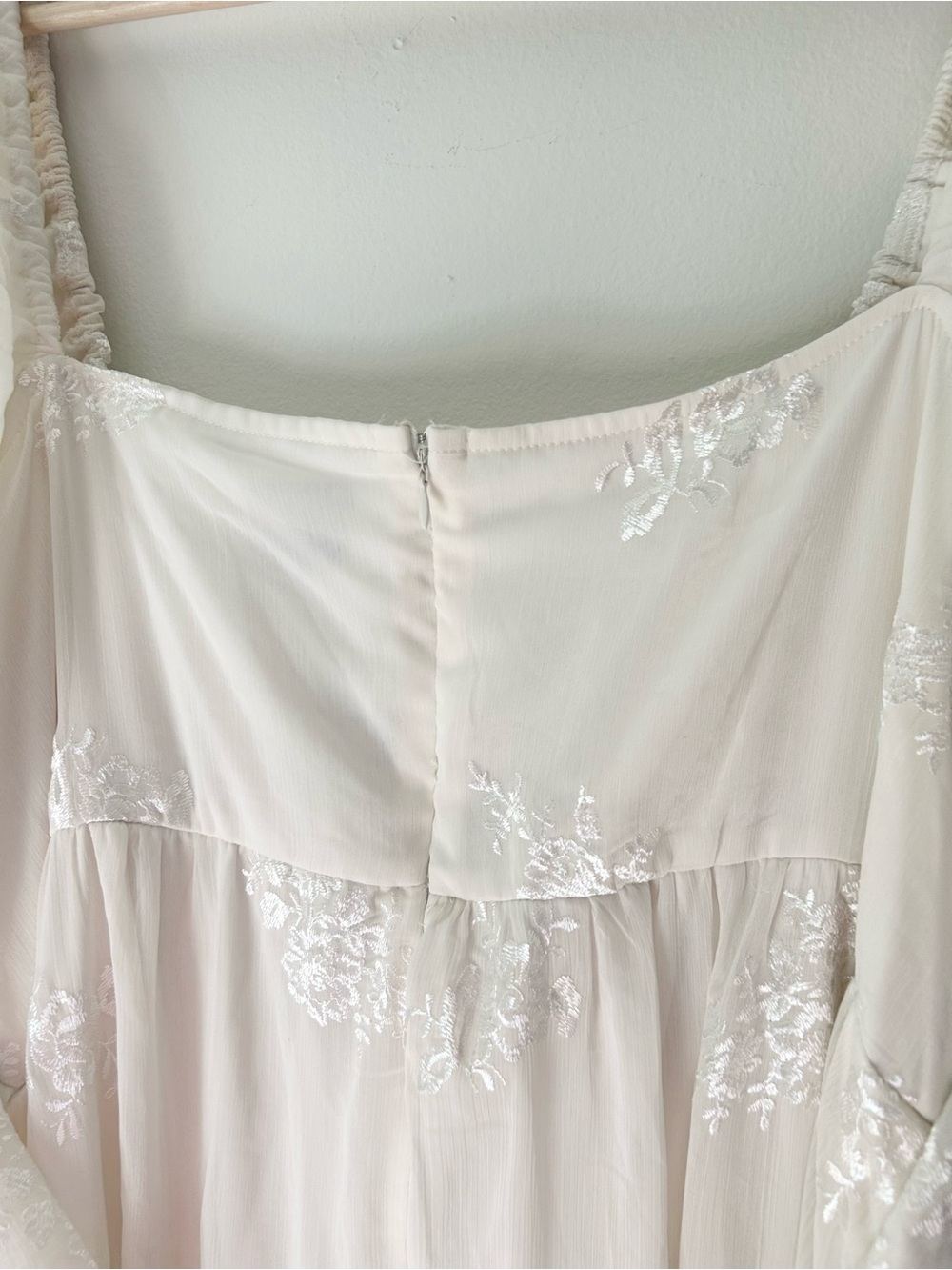 ⭐️ NEW Arula 2X Cream Daniella Floral Puff Sleeve Tiered Maxi Dress - Picture 6 of 10